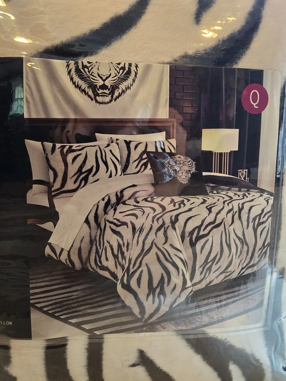 New Ed Hardy 4-Piece Luxe Faux Fur White Tiger Print Comforter Set Full/Queen